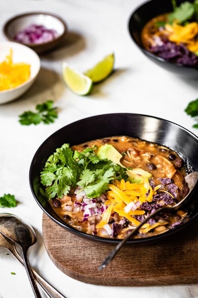 Easy Chicken Chili - Part of a healthy super bowl food round up