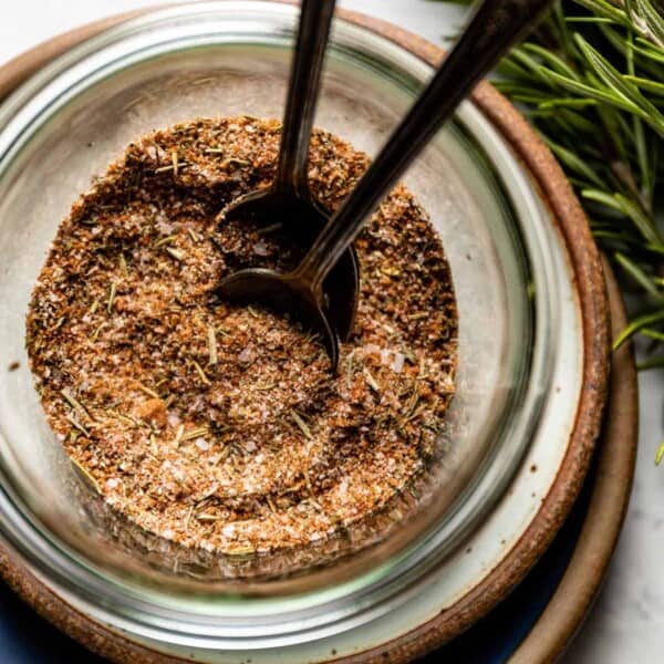 A blend of spices for turkey in a bowl from the top view.